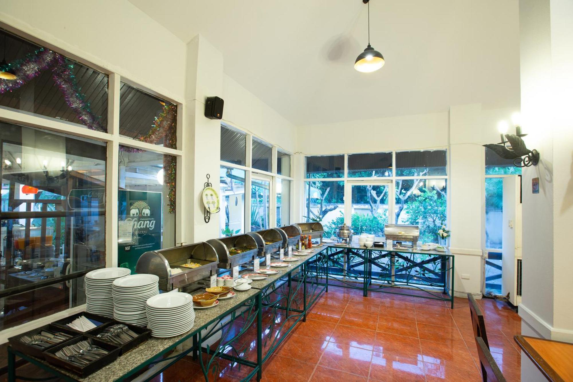 Eurasia Chiang Mai Hotel Buitenkant foto