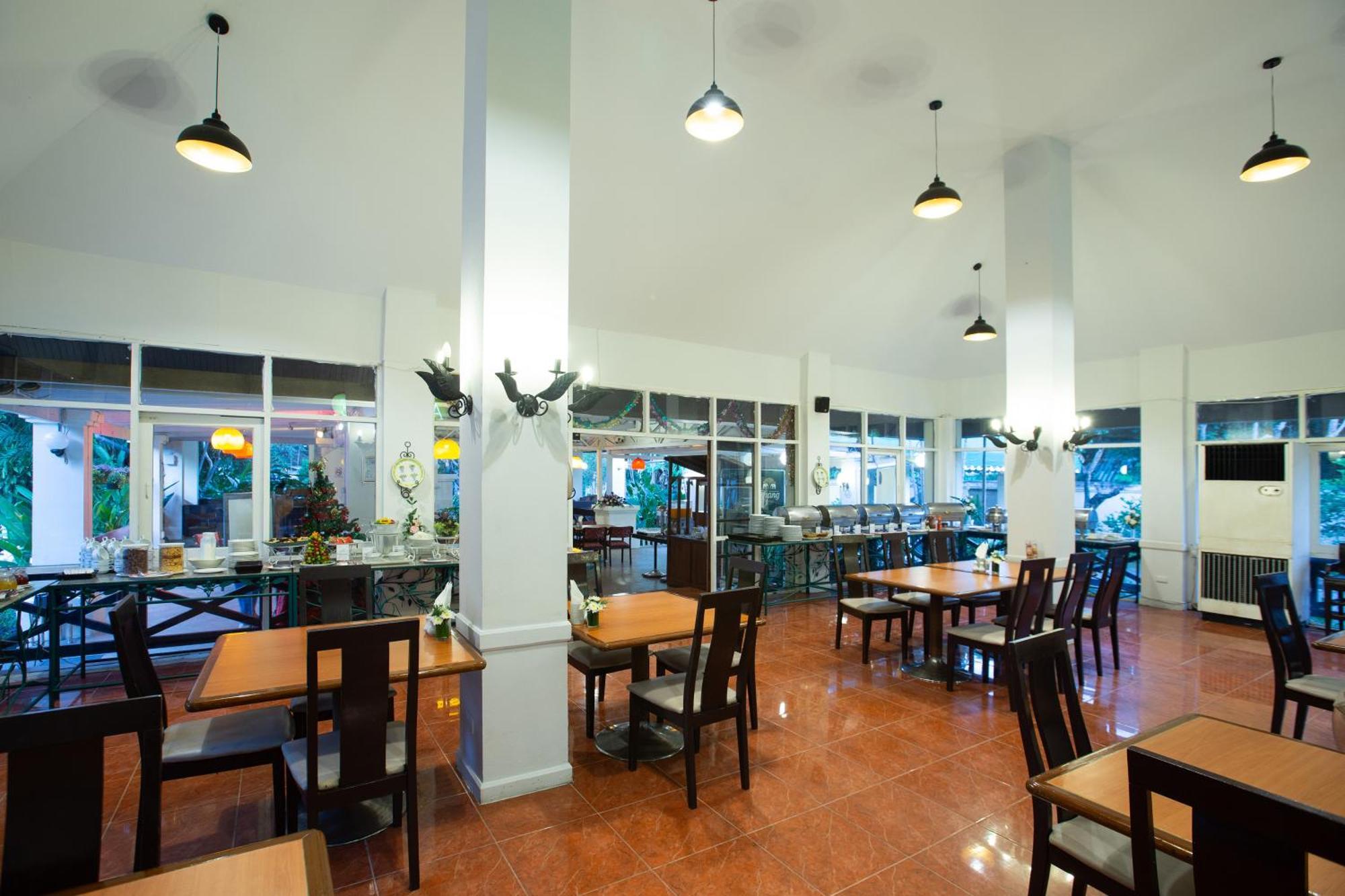 Eurasia Chiang Mai Hotel Buitenkant foto