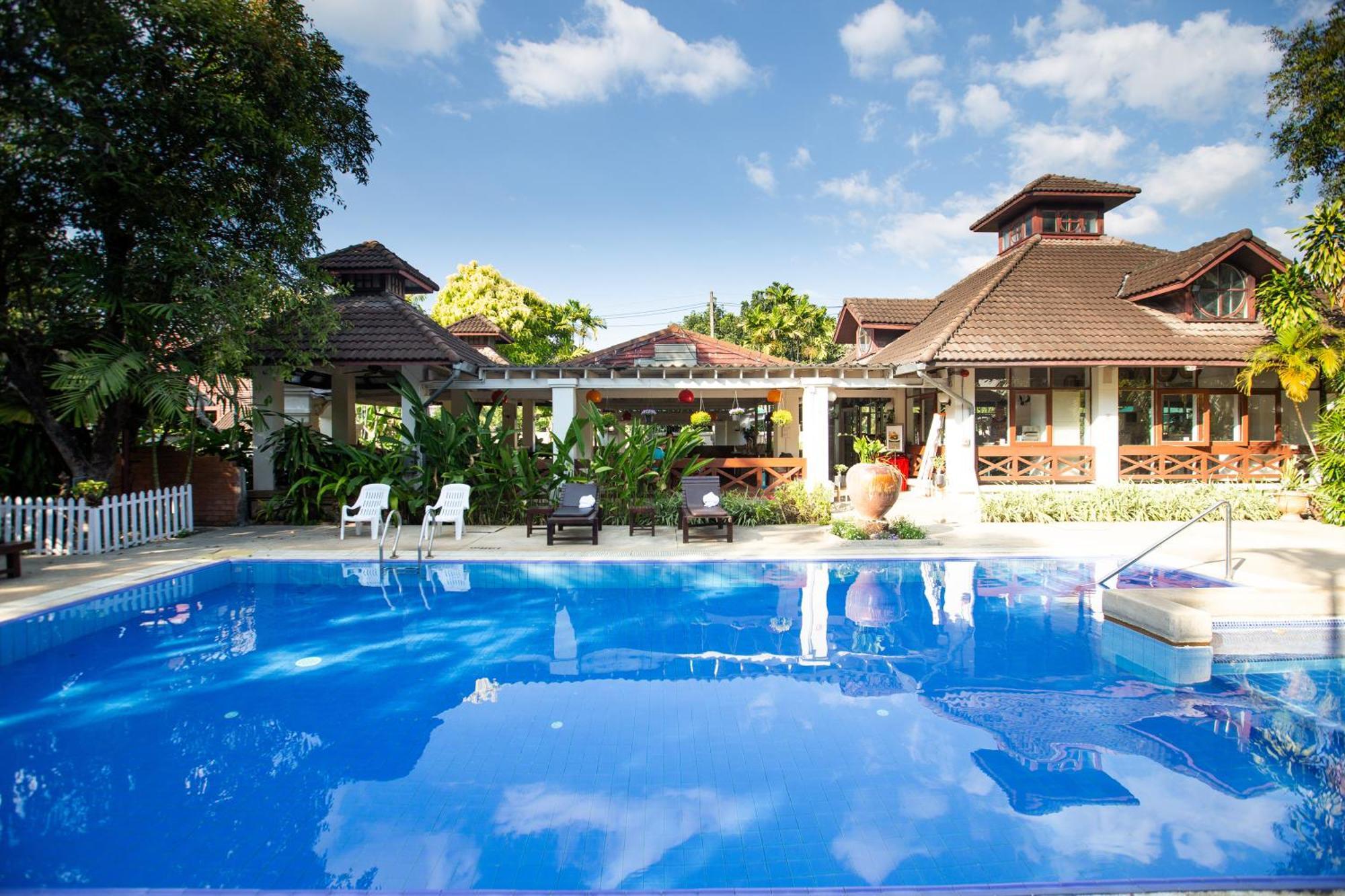 Eurasia Chiang Mai Hotel Buitenkant foto