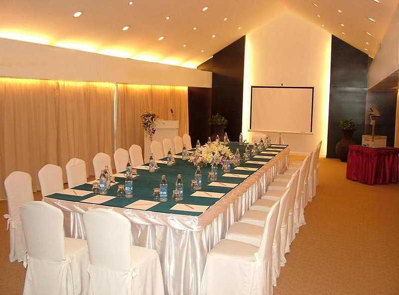 Eurasia Chiang Mai Hotel Buitenkant foto