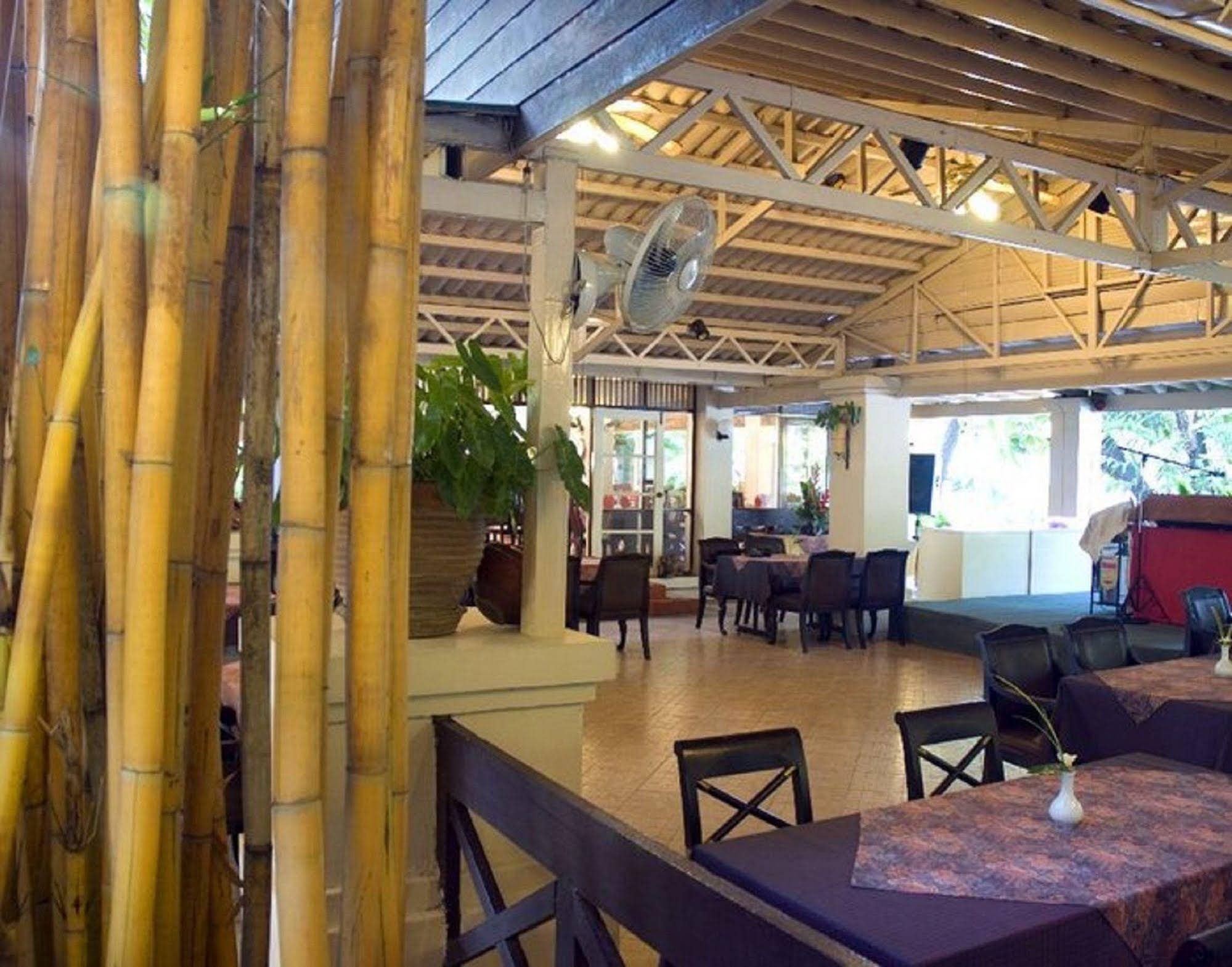 Eurasia Chiang Mai Hotel Buitenkant foto