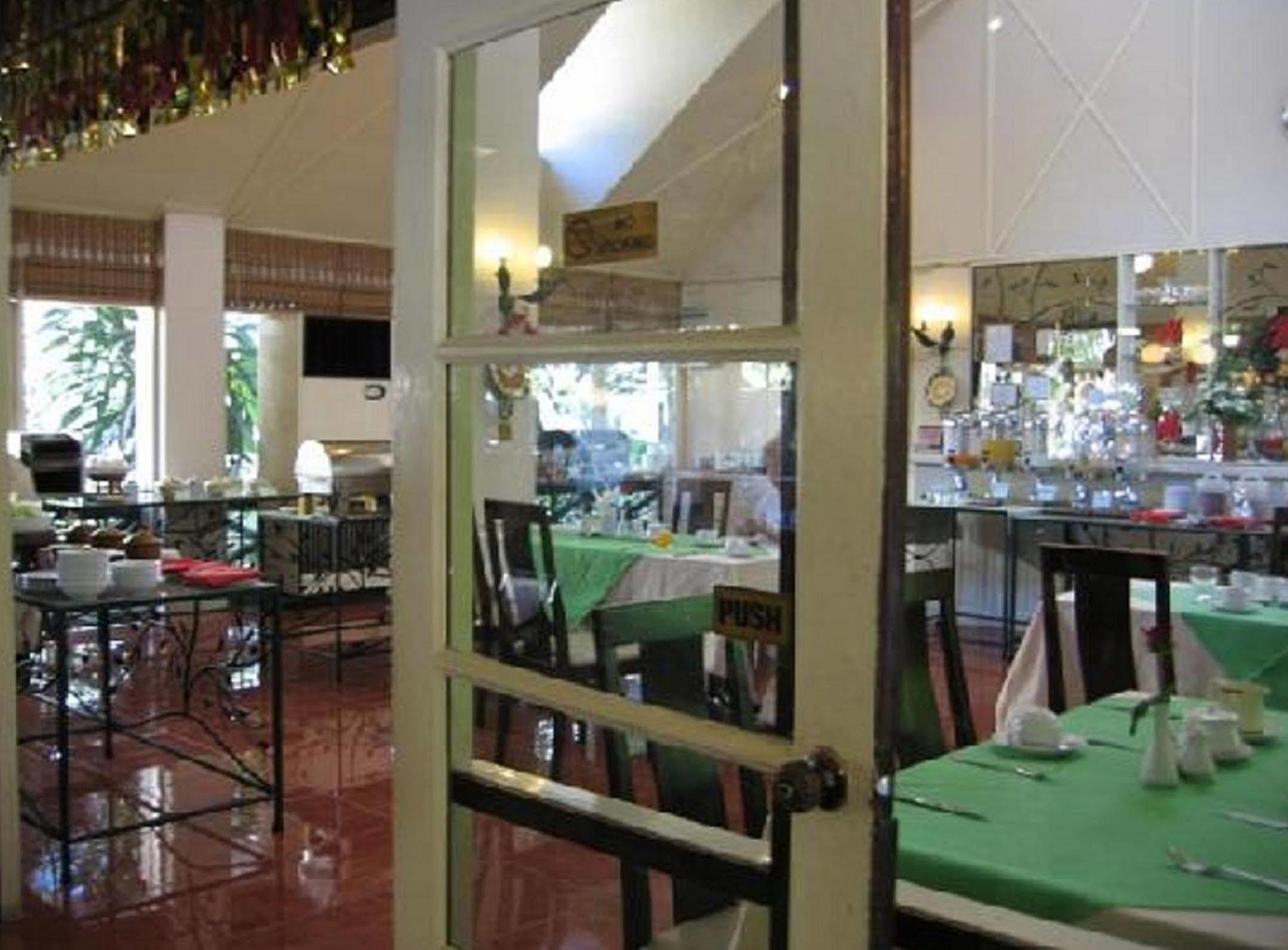 Eurasia Chiang Mai Hotel Buitenkant foto