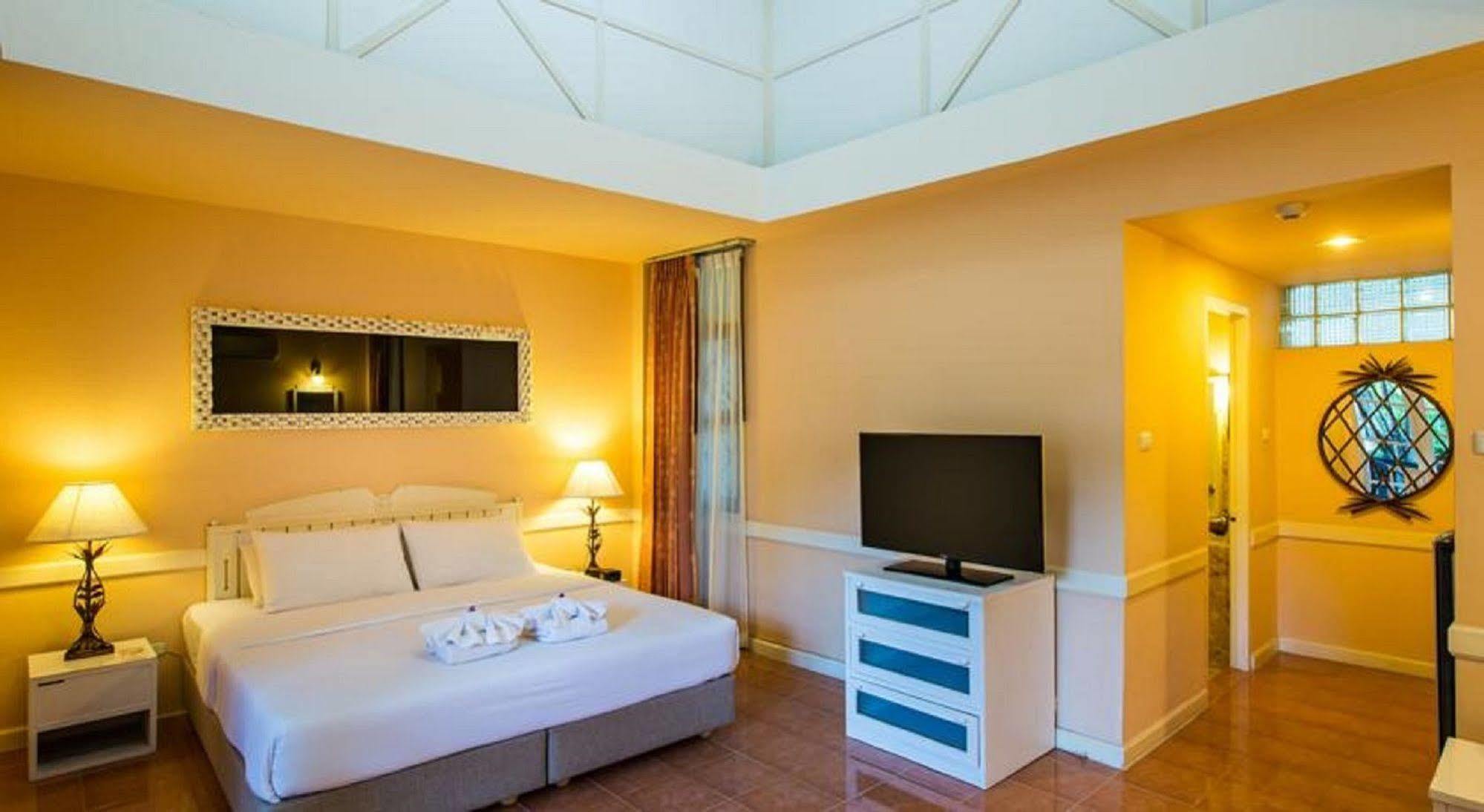 Eurasia Chiang Mai Hotel Buitenkant foto